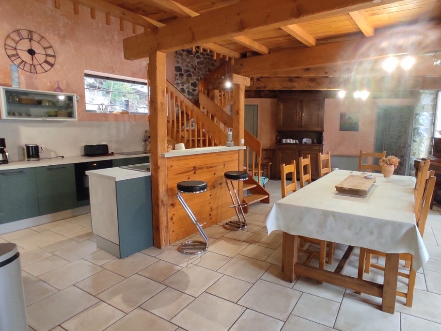 Gîte les pieds dans l'eau - Cuisine séjour