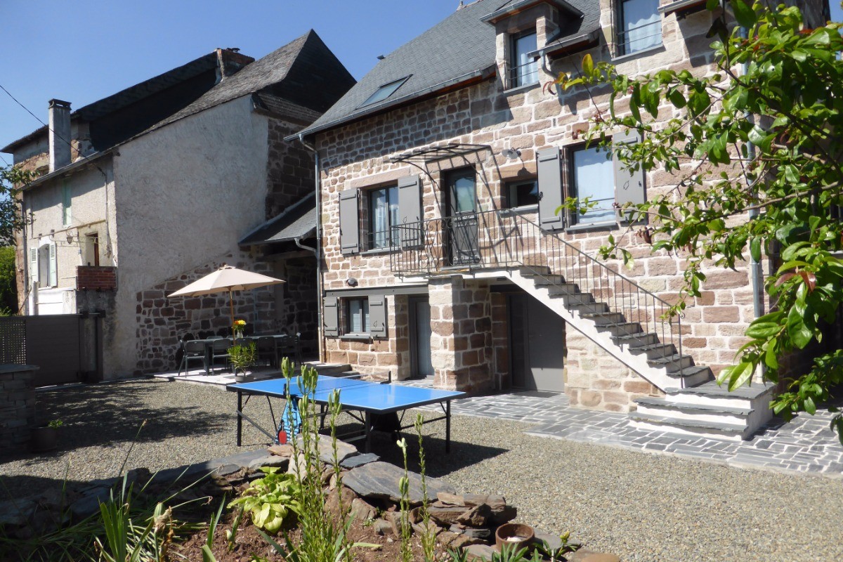 Terrasse et table de ping pong