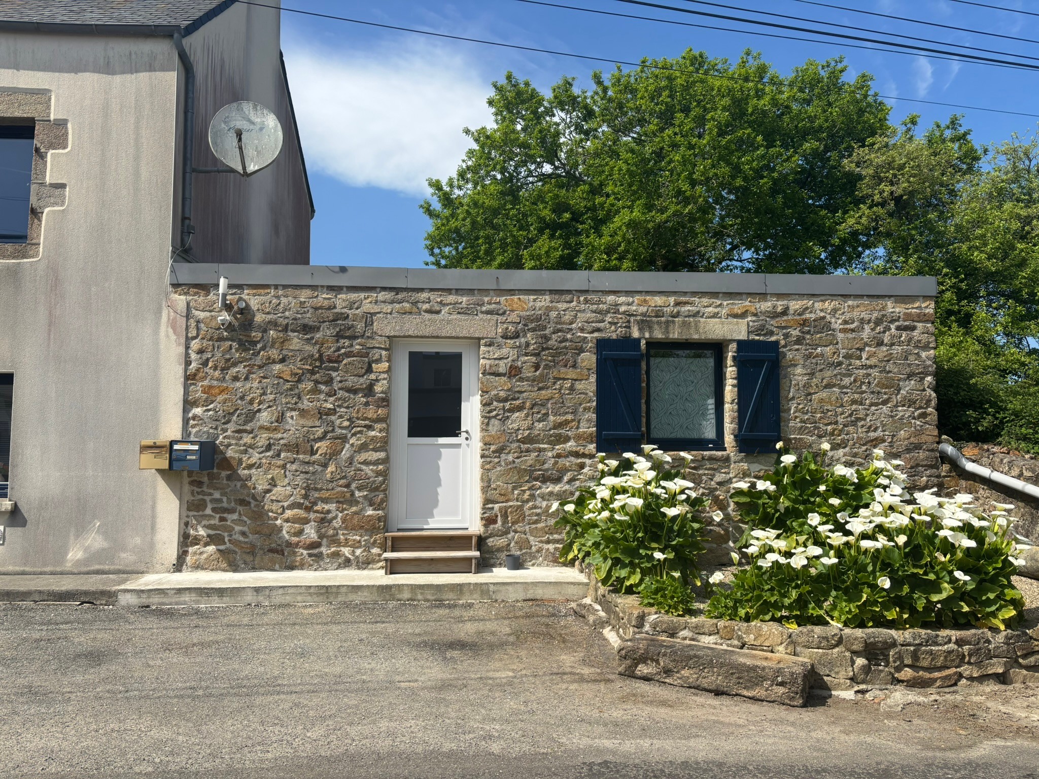 Studio - terrasse - stationnement
