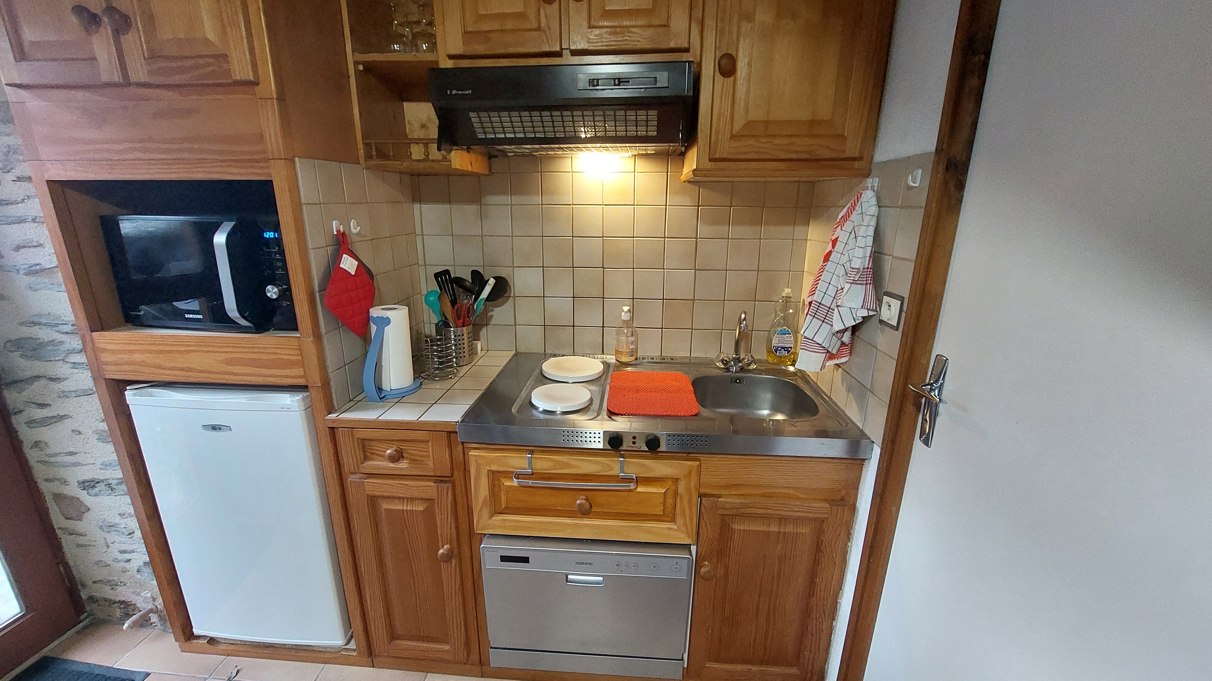 Cuisine très bien équipée et fonctionnelle