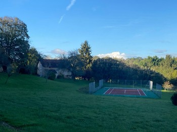 Vue du tennis et du gite