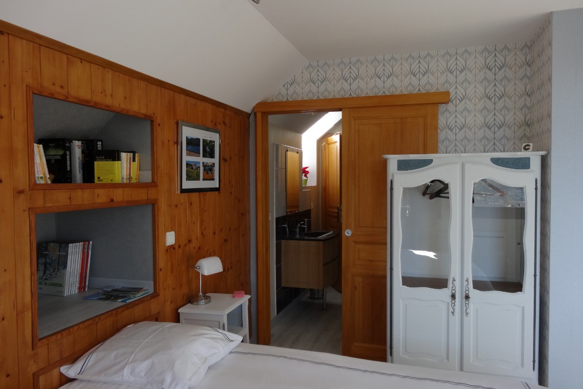 Chambre et salle d'eau attenante - Chambre La Chouette, Chalet des Beuquillons, Gérardmer