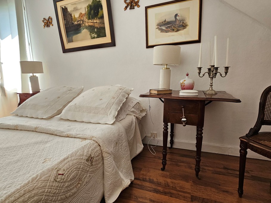 Chambre Cheverny pour 2 très lumineuse au 1er étage