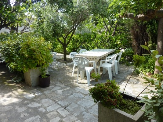 Terrasse devant la maison