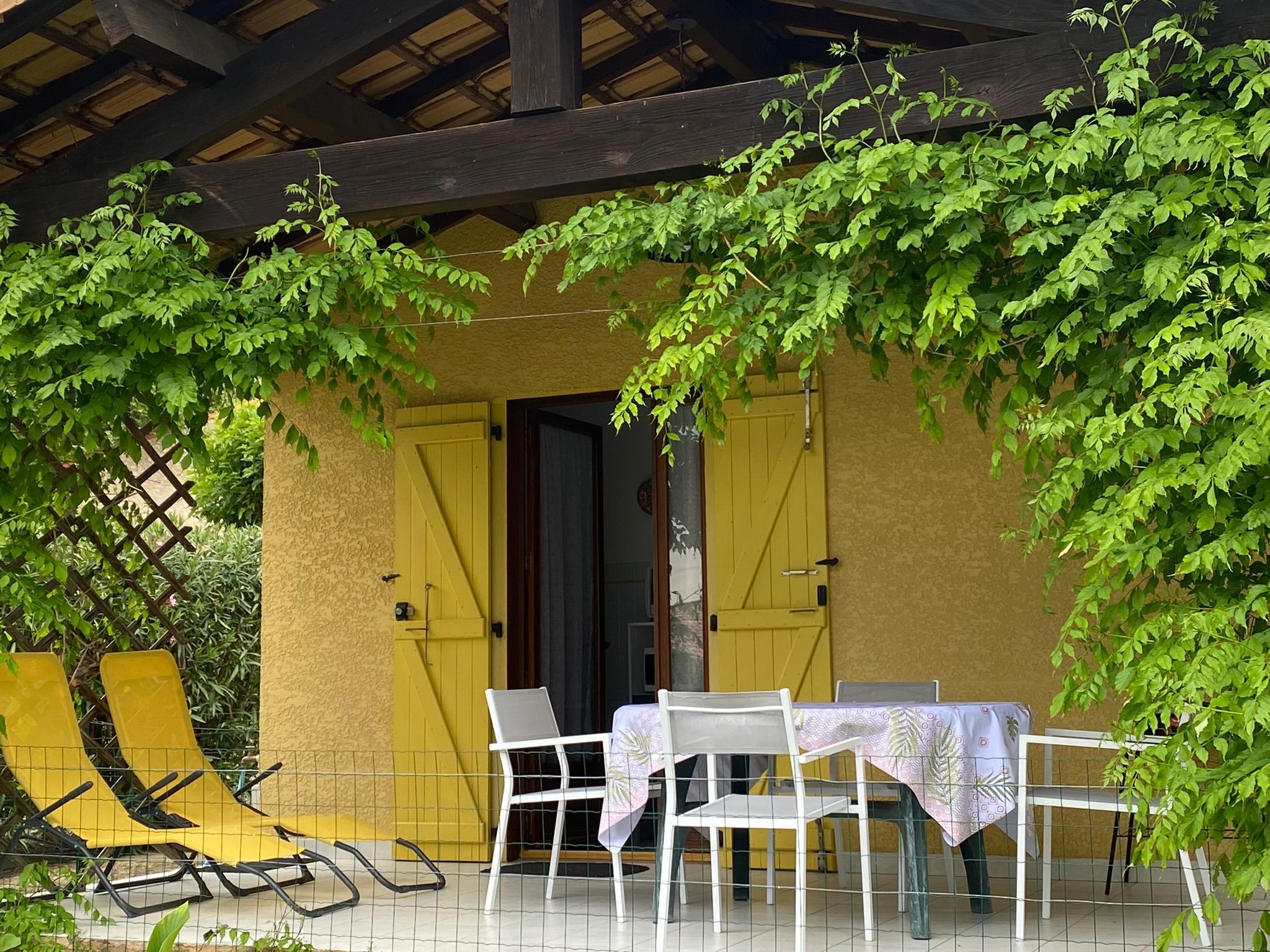 Séjour à Pailhès – Gîte climatisé avec WiFi proche Béziers