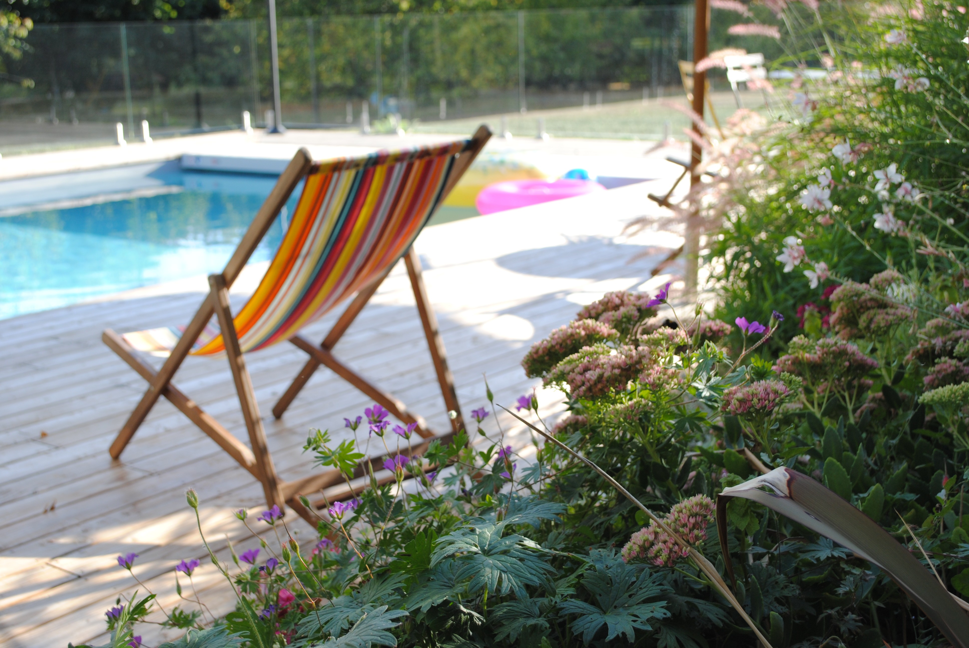 Piscine partagée avec le gîte 6 personnes.