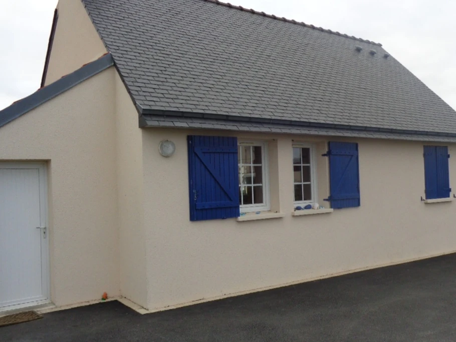 Arrière de la maison Parking