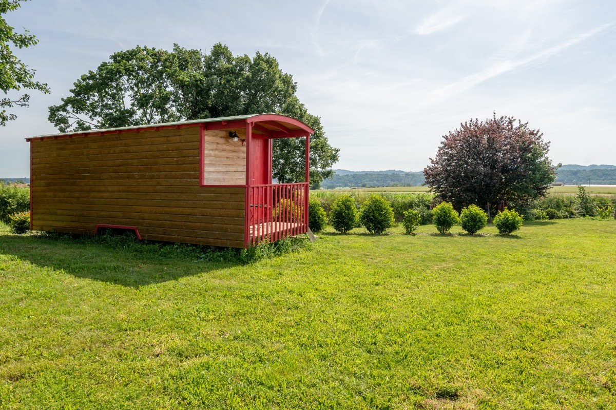 Domaine de la Cambre, camping à la ferme, gîte avec piscine, roulotte, logement insolite, déconnexion, vacance nature, Duffort, Gers, Occitanie, tourisme vert