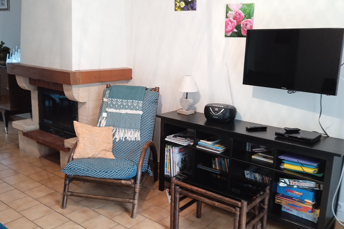 Le salon coté cheminée