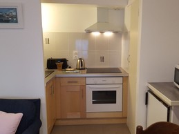 location Île MAudez dans l'ancien hotel Particulier de Marilou dans le coeur de Paimpol (Côtes d'Armor) - Clévacances, location centre ville de Paimpol, Puglisi, Maison de Marilou, île Maudez, partie cuisine