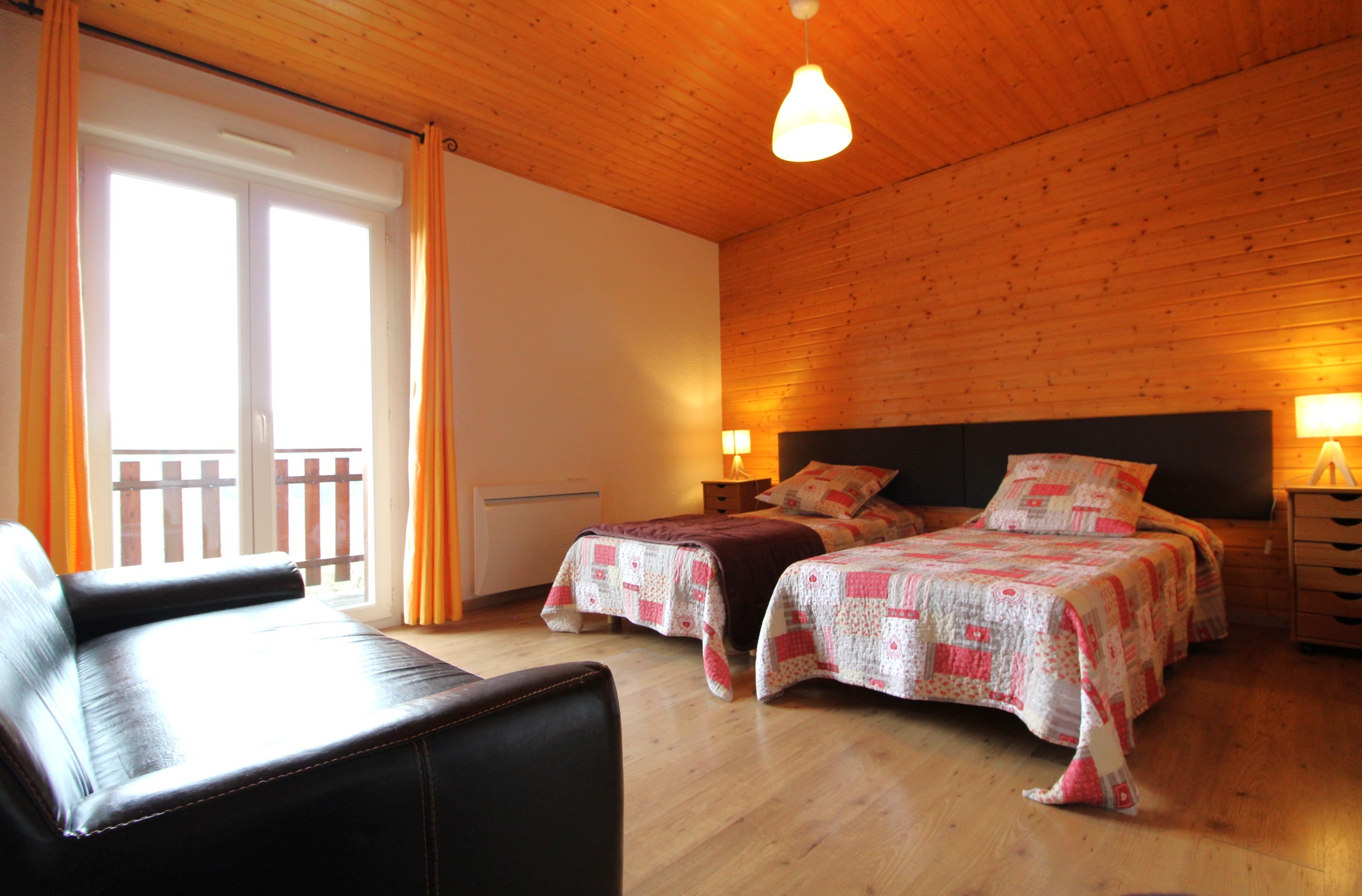 Chambre n°4 - Gîte Le Sapin, proche lacs et randonnées, pour 4-8p