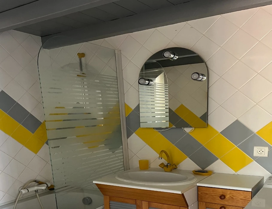 salle de bains et Lave-linge