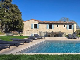 Piscine au sel chauffée avec volet immergé sous plage
