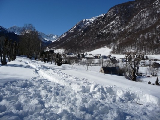 Depuis Auroki, Vue vers La Mongie