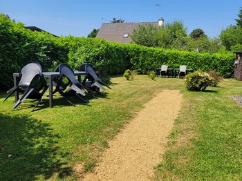 Chambre d'hôtes Clévacances, Ploluha, chez M. et Mme Mac Lachlan, le jardin