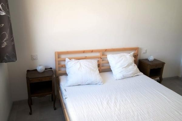 Les Ânes de Forcalquier : chambre avec lit en 160.