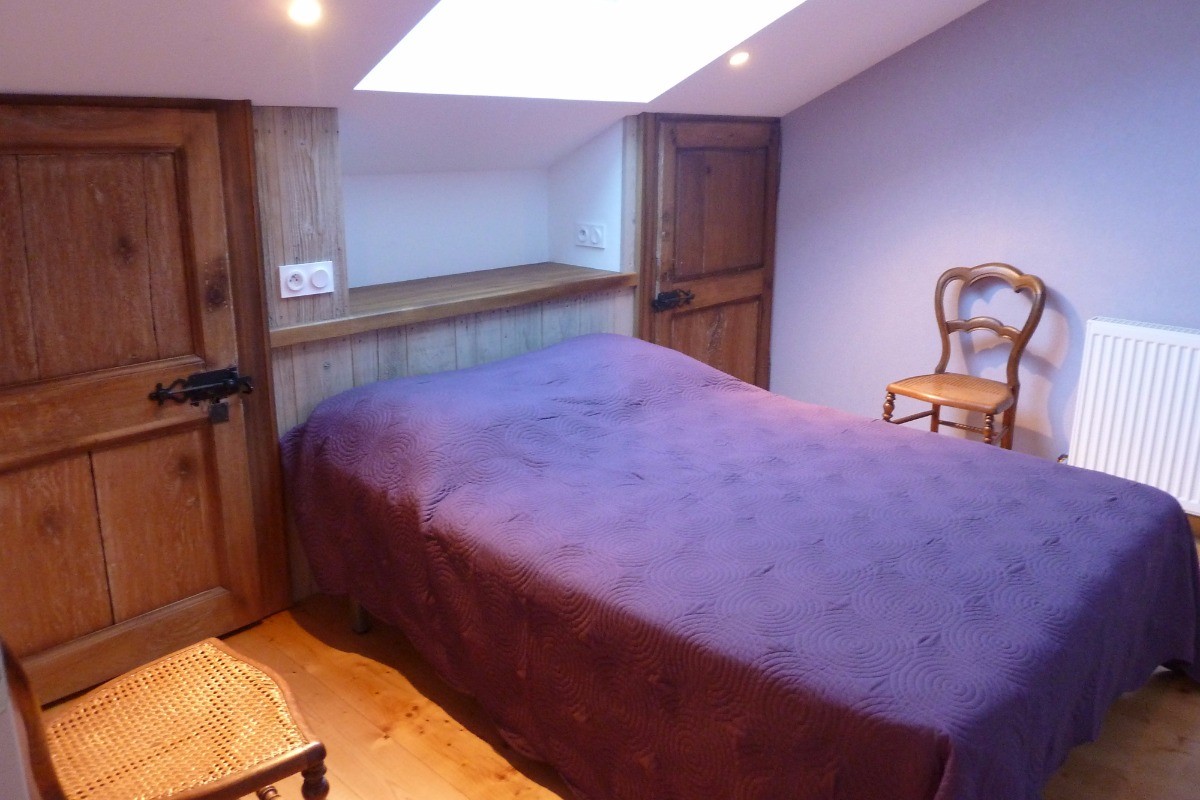 Chambre étageApt. Violettes - Domaine Moulin des Courbières entre la Bresse et Gérardmer