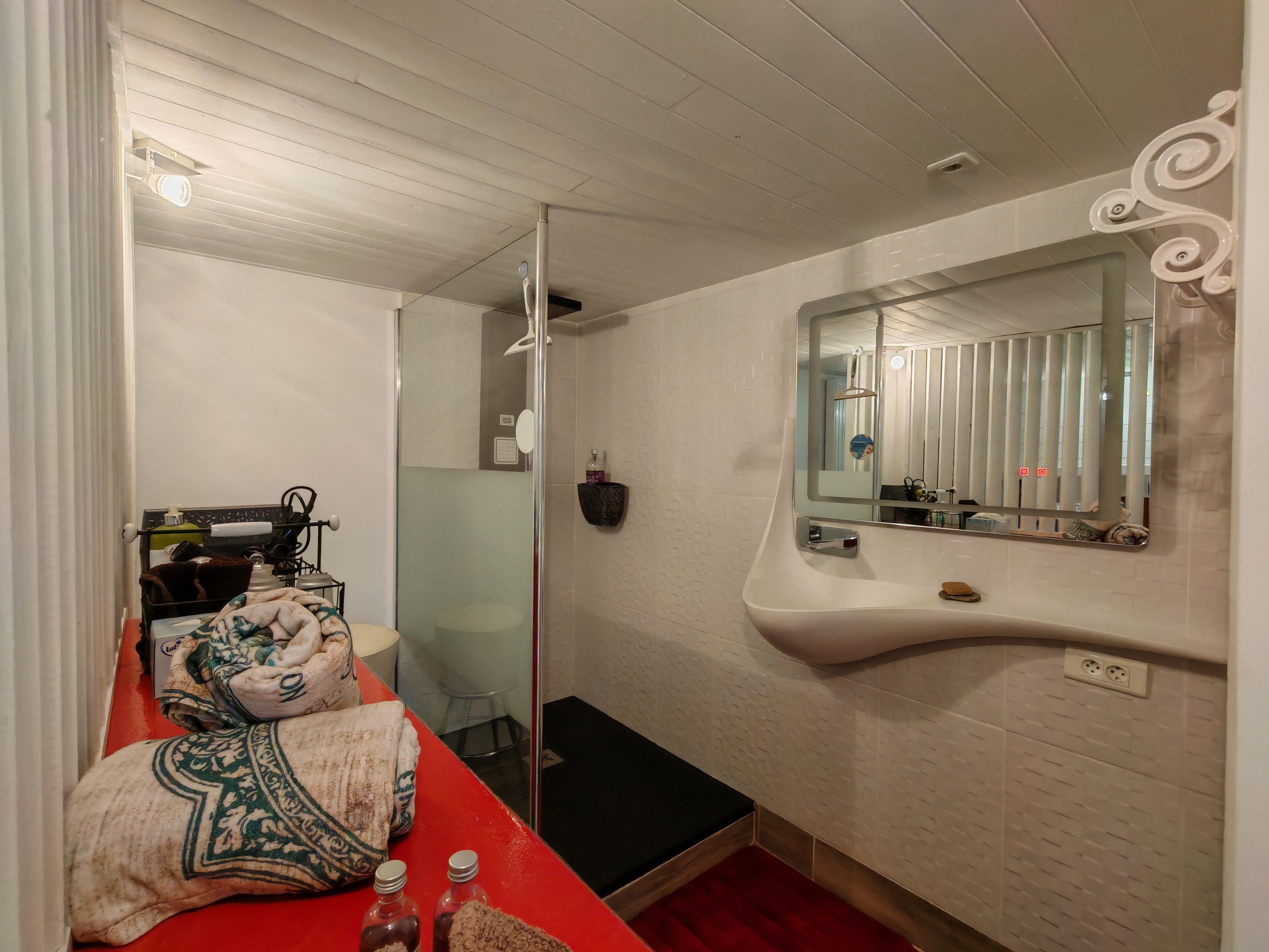 Chambre Rouge - Salle d'eau