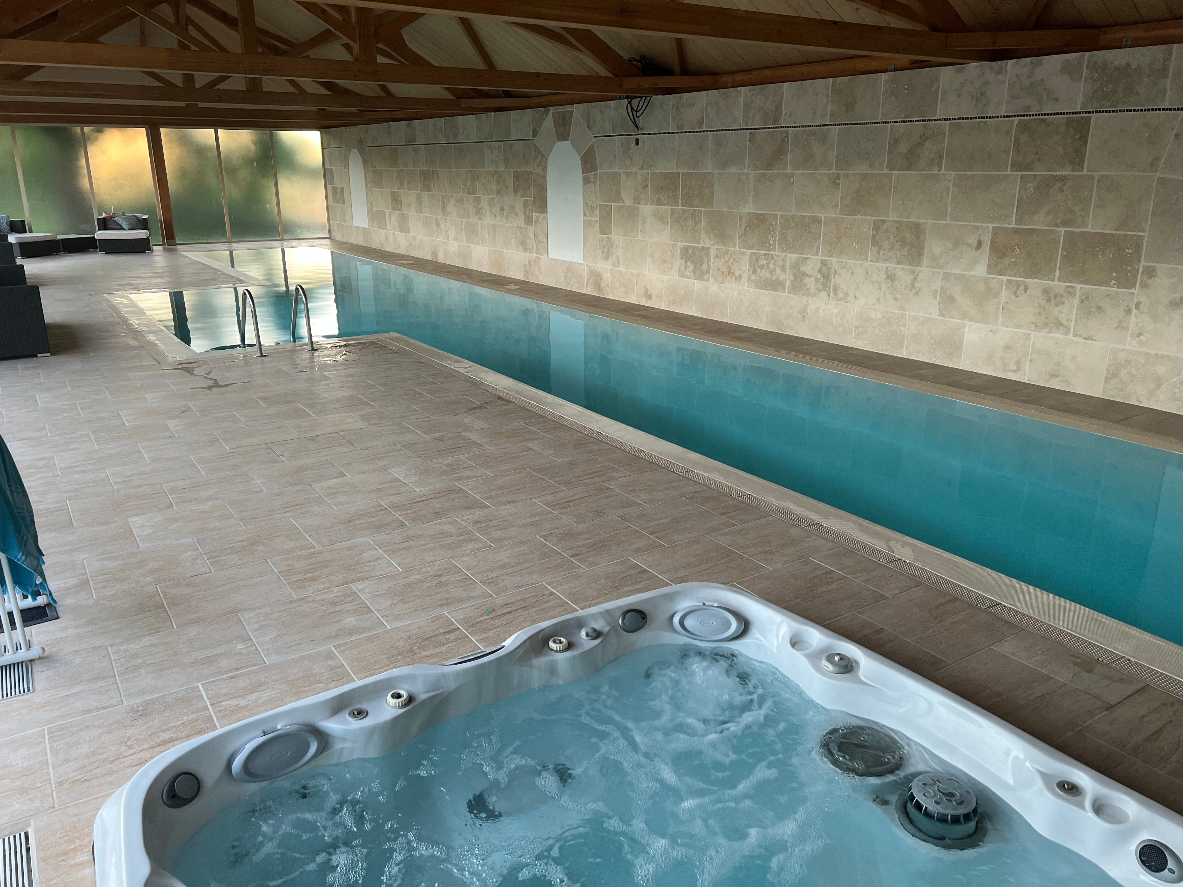 la piscine intérieure