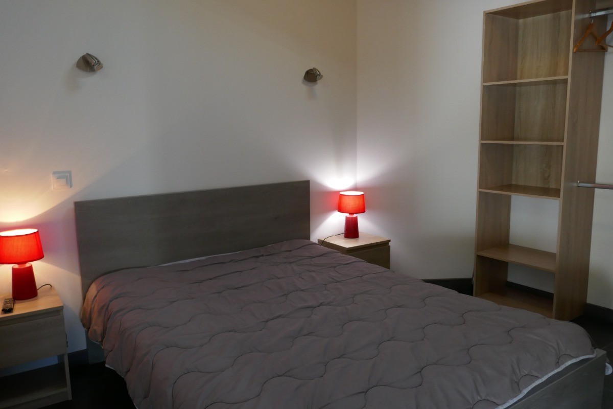 Chambre : lit en 140