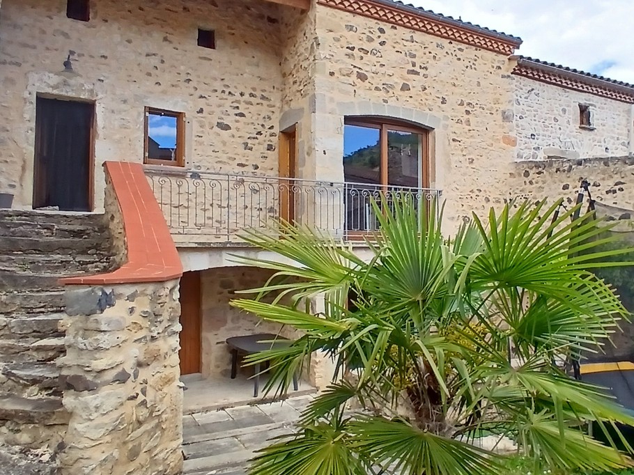 The Volcans d'Auvergne holiday cottage, Saint-Gervazy, near Issoire, Puy-de-Dôme, Auvergne