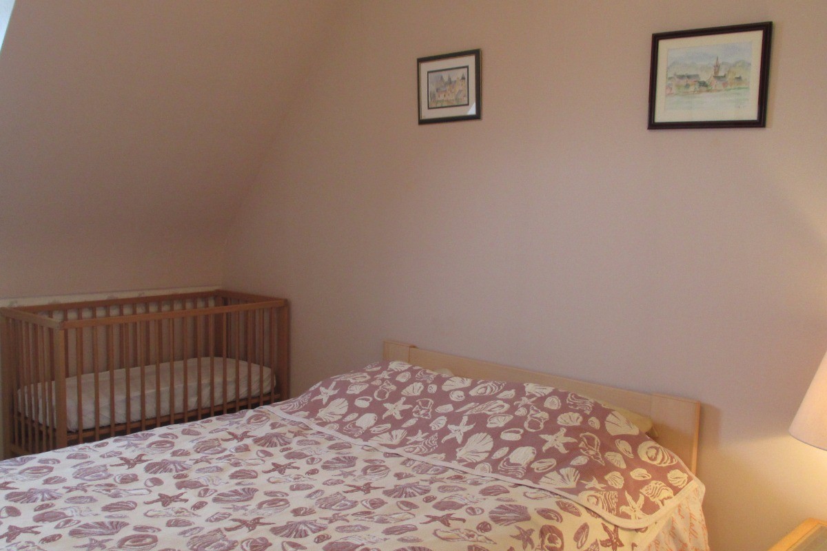 La chambre N° 1 AVEC  lit 140 ET LIT BB