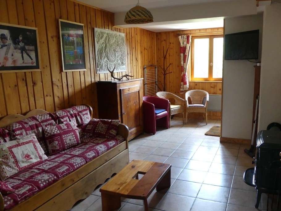 salon avec accès courette