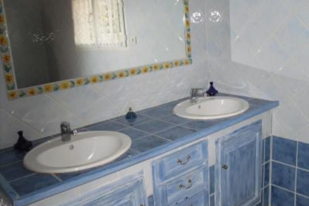 Salle de bain du bas, le Mas des Roses, Sanary-sur-Mer, Var, Côte d'Azur