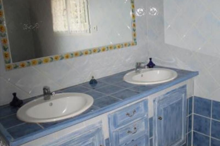 Salle de bain du bas, le Mas des Roses, Sanary-sur-Mer, Var, Côte d'Azur