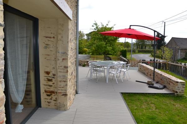 Terrasse avec salon de jardin