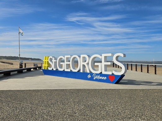 Studio pour 2 à 4 personnes à 150 mètres de la grande plage de St Georges de Didonne, dans une résidence avec un terrain de tennis et 2 boulodromes, en Charente maritime