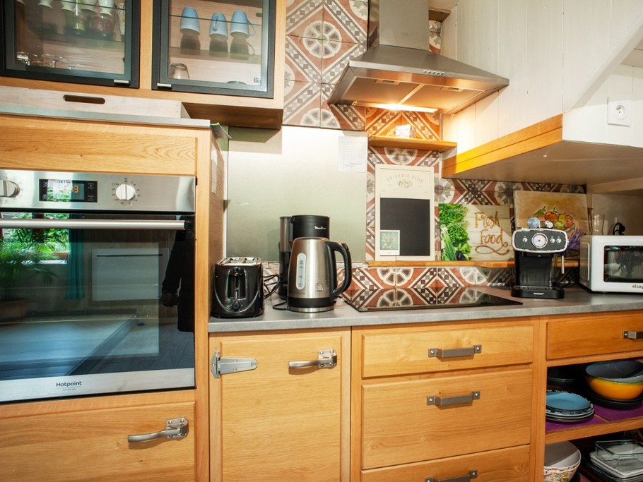 four micro onde et plaque induction , hotte