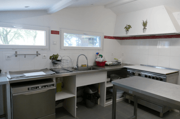 Cuisine professionnelle Village de Gîtes Les Collines d'Eyvigues 24580 Salignac Eyvigues Clévacances