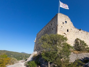 Château médiéval de Vaison la Romaine ©F. De Gardebosc