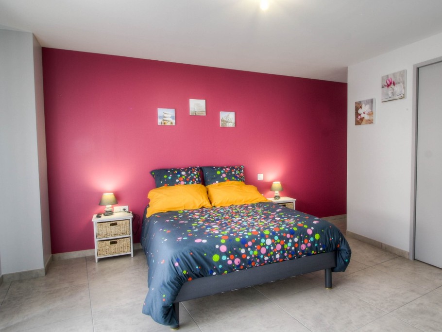 Chambre rez-de-chaussée accessible PMR - un lit en 140