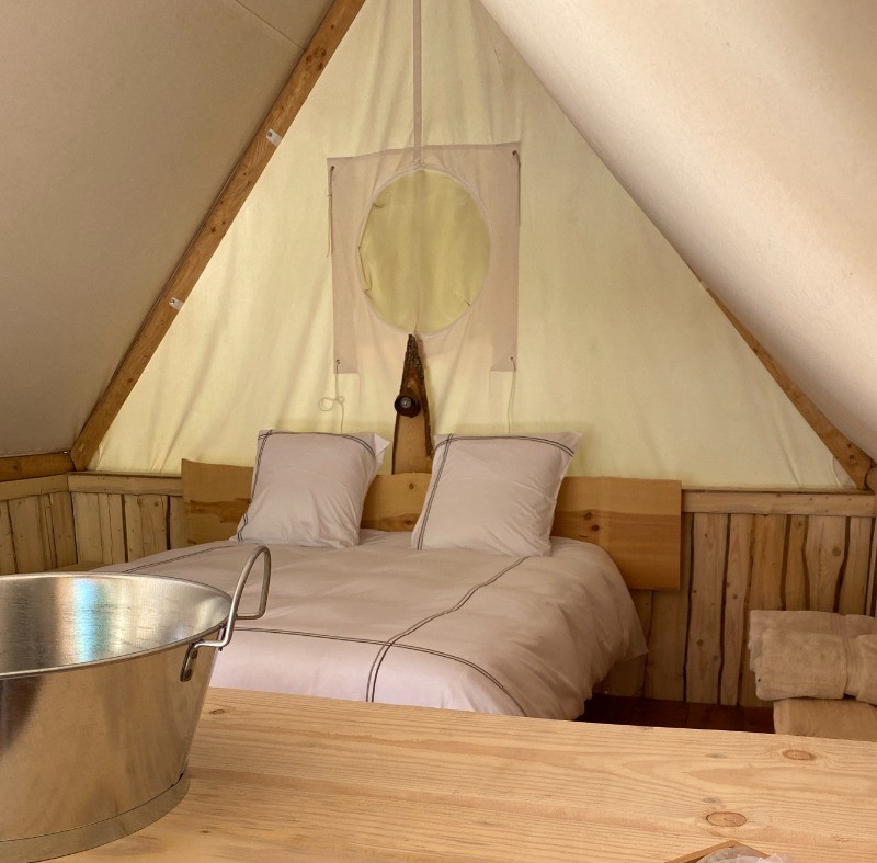 Espace de vie - Tente du Trappeur - Les Cabanes du Lac de Pierre Percée