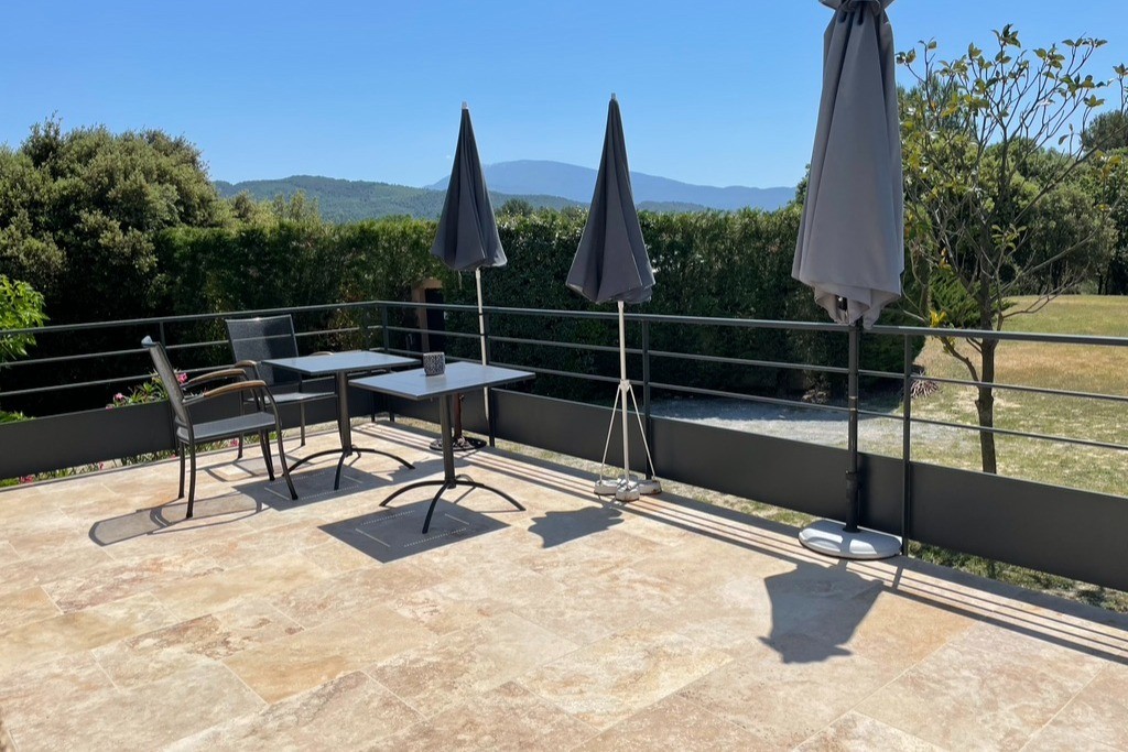 terrasse de la salle commune