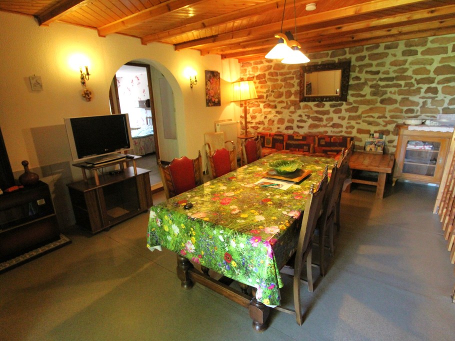 Salon/ séjour - Gîte du Han à Saint-Remy, Vosges – Appartement nature, jardin, terrain pétanque