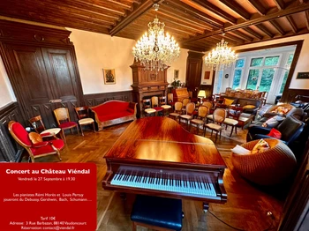 Deux fois par ans il y un concert au salon d'honneur