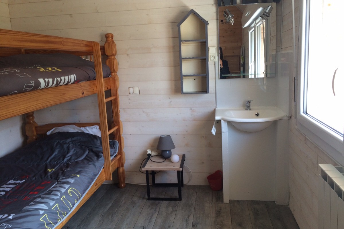 chambre 2 avec 2 lits superposés, vue sur   parc