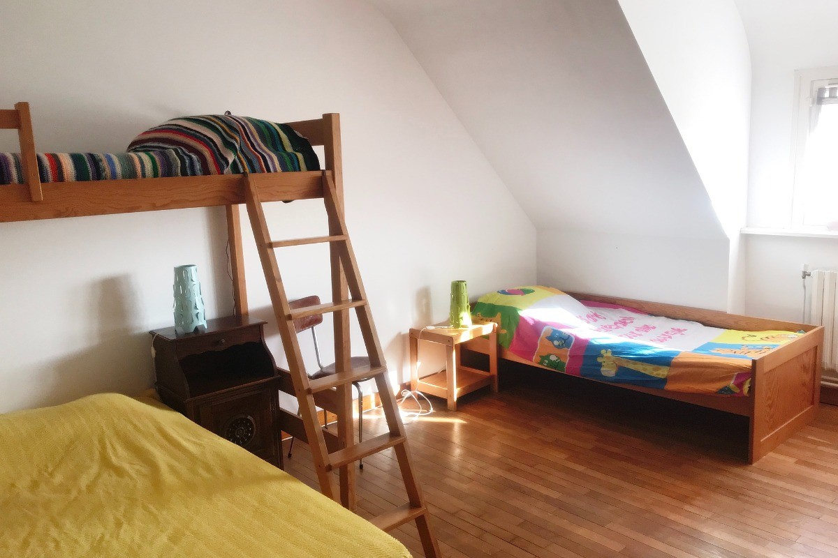 Etage: chambre 4 avec lit lit 140 + 2 lits d'appoint 1 pers