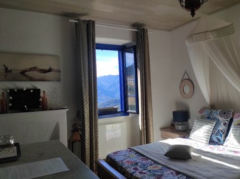 Belle vue sur chaîne de montagnes