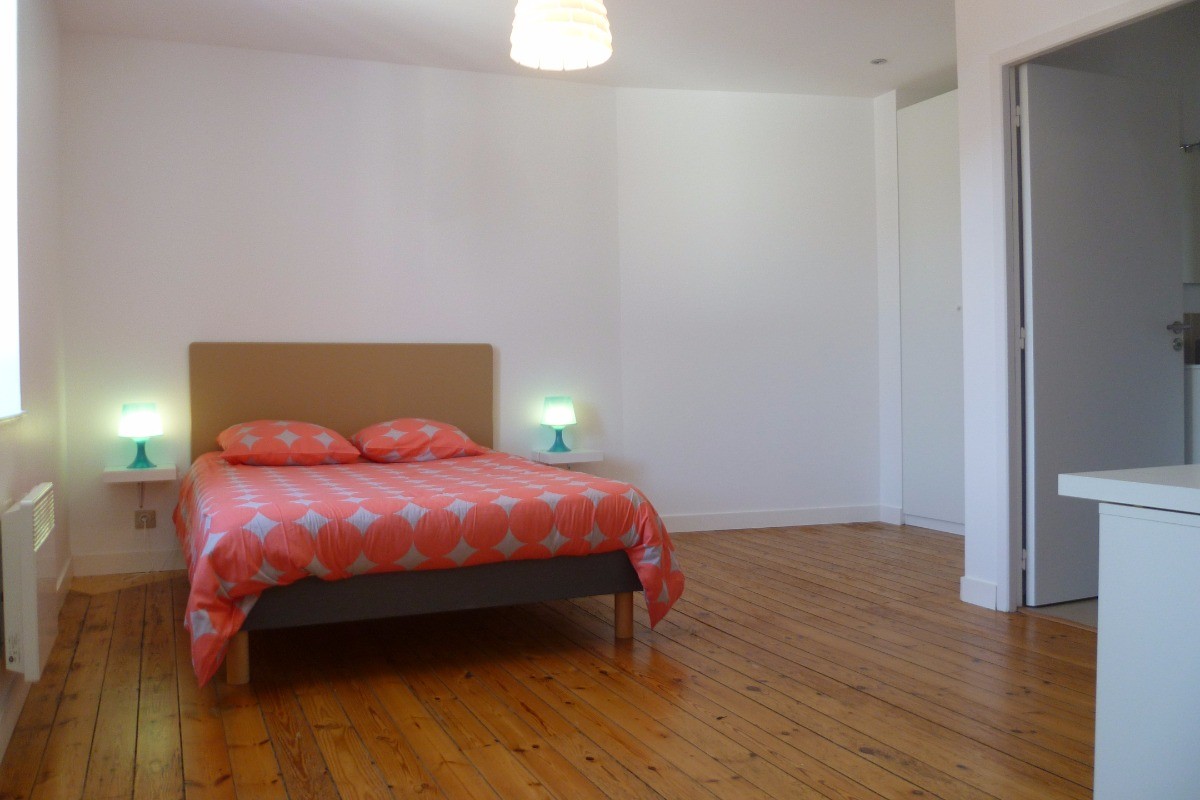 Chambre 4 au 2ème étage avec salle d'eau et WC privatifs