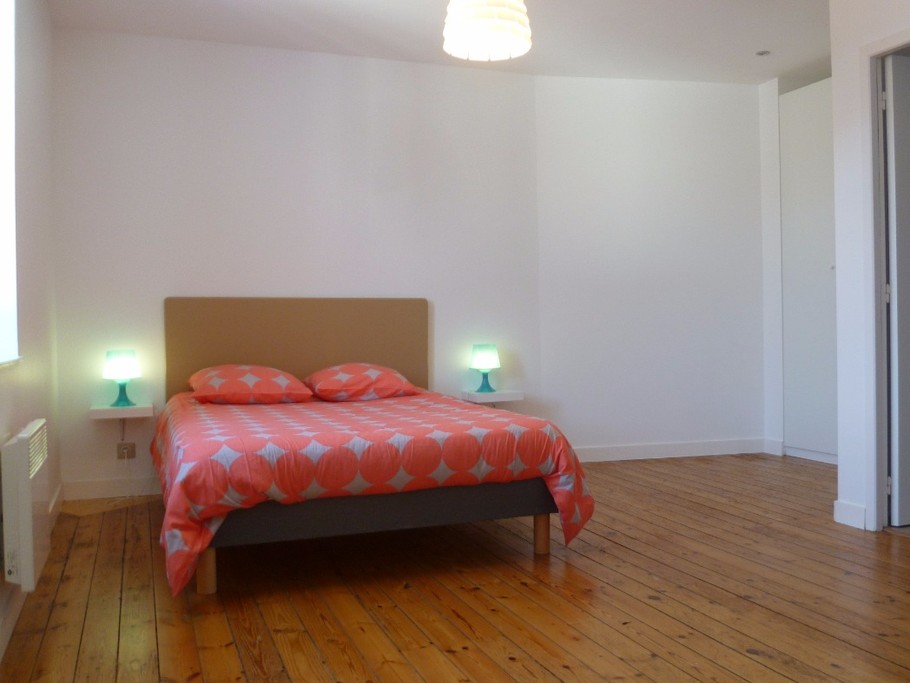 Chambre 4 au 2ème étage avec salle d'eau et WC privatifs