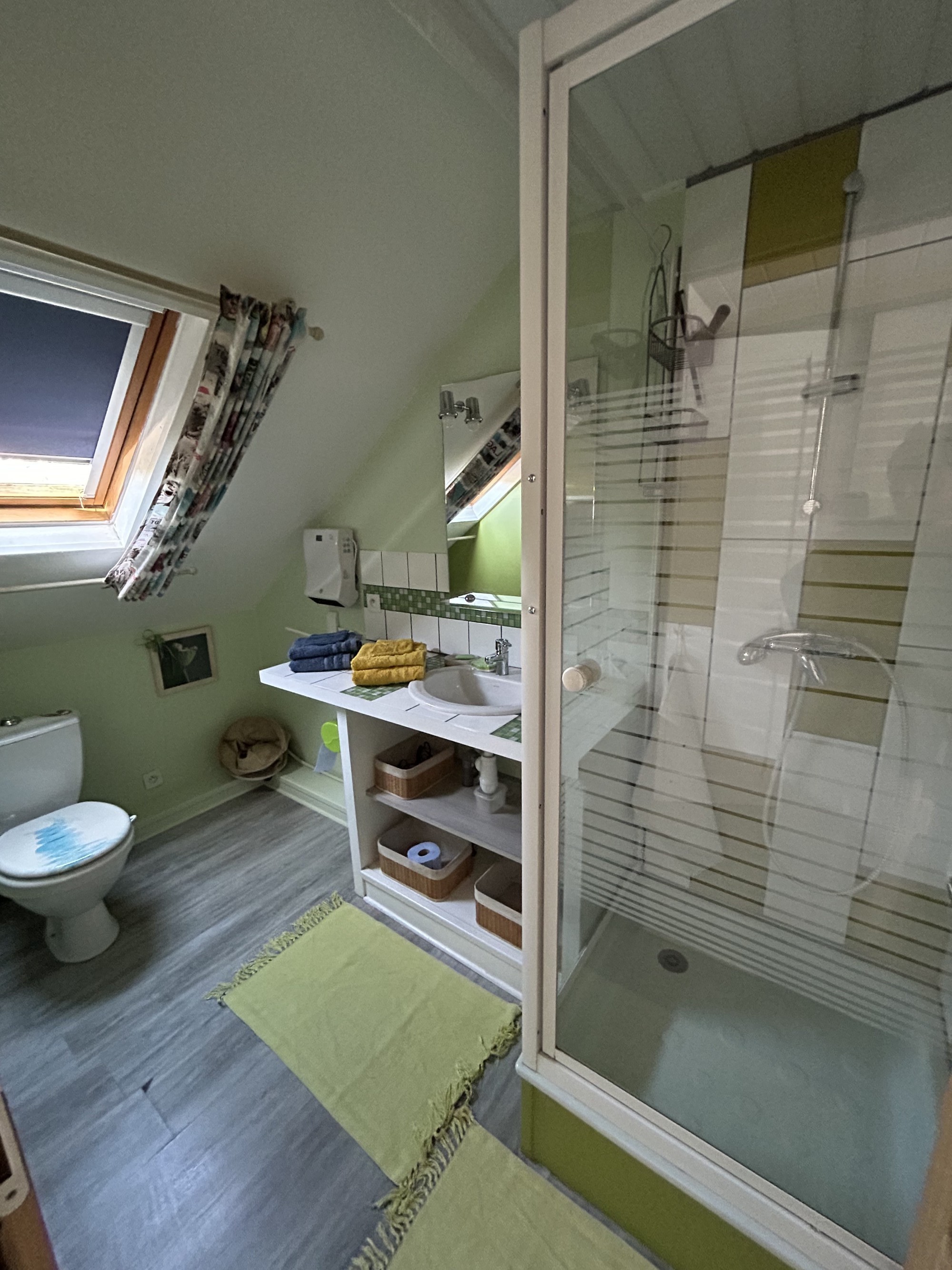 2nd bathroom