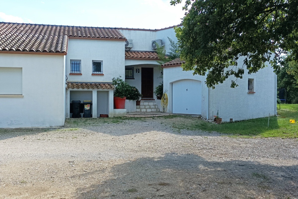 Villa Nature au Soleil _ Parking devant la maison