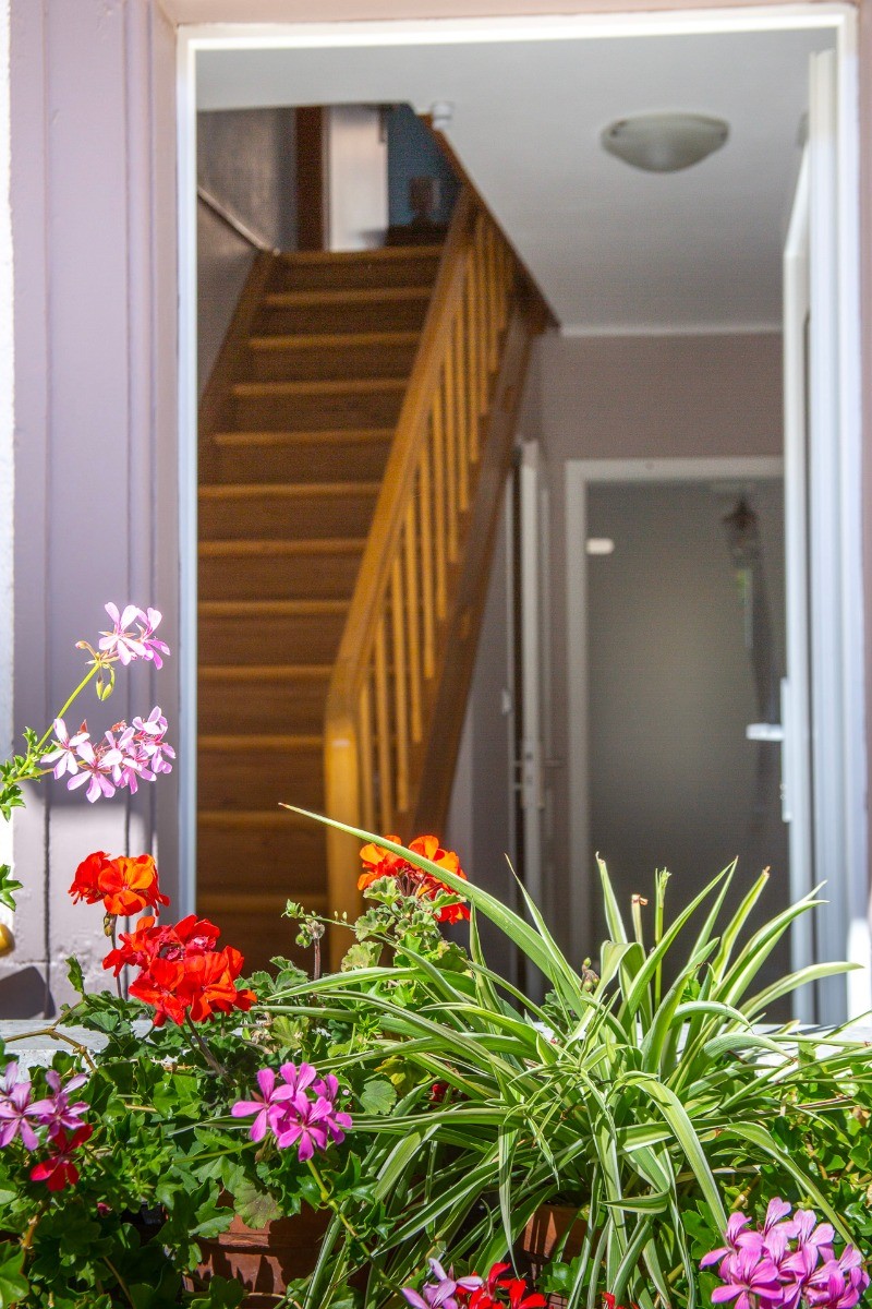 Escalier vers l'étage et les chambres