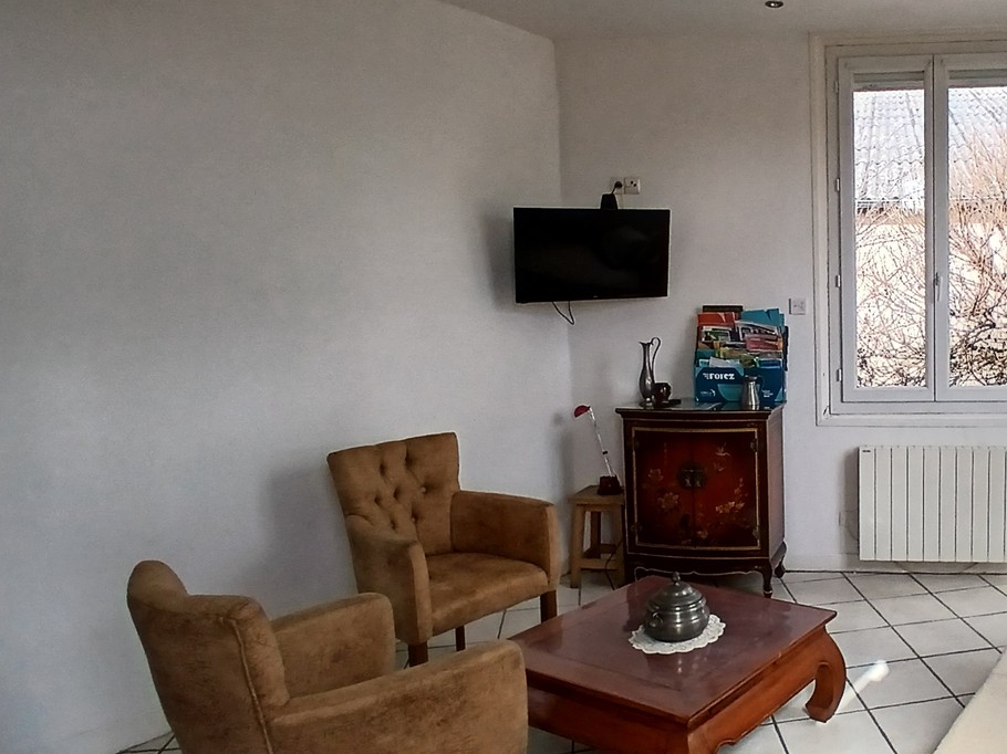 La Maison Triange, appartement 2 à 4 personnes, Montrond les Bains - Salon lumineux