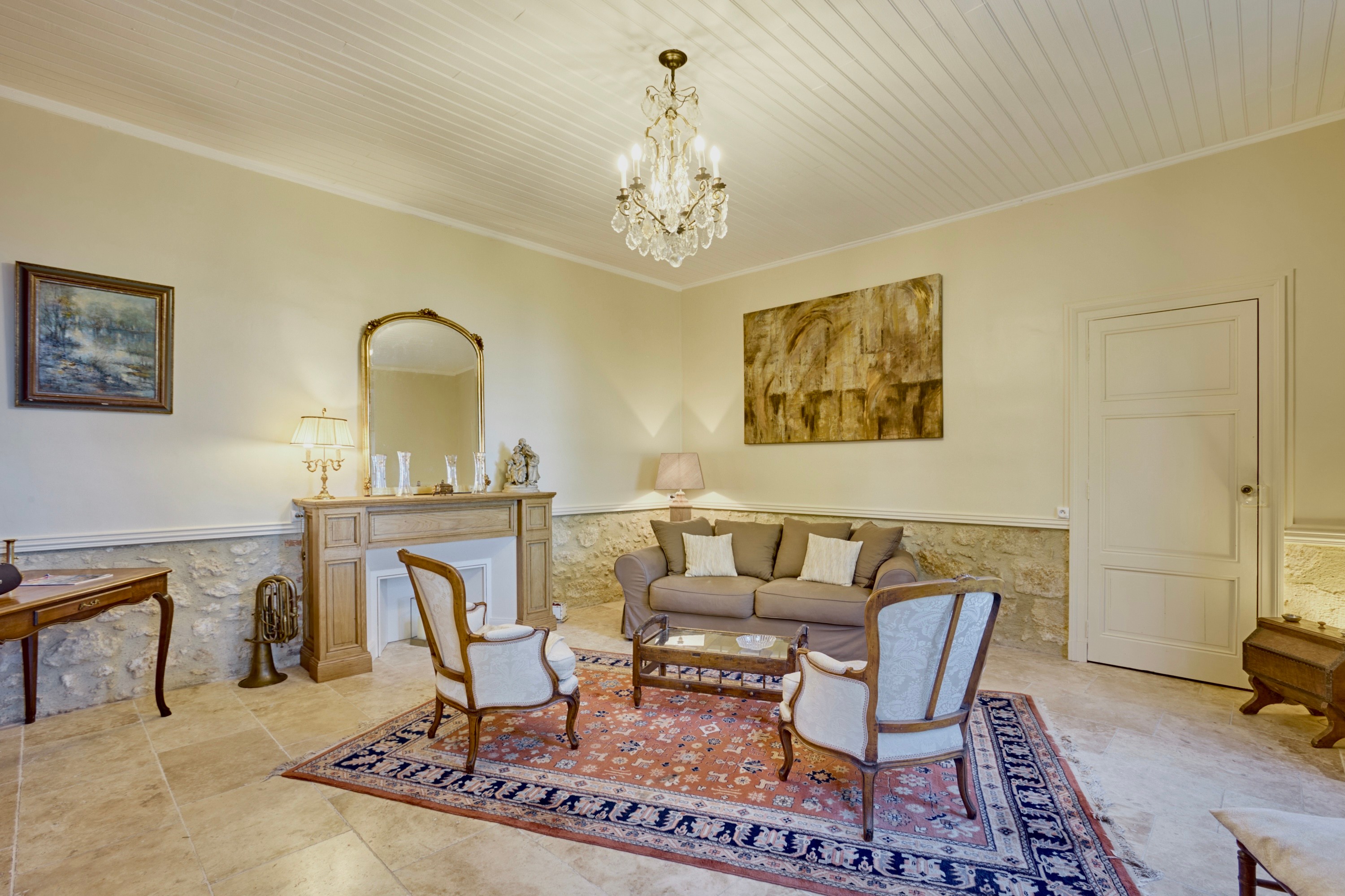 Salon avec canapé-lit