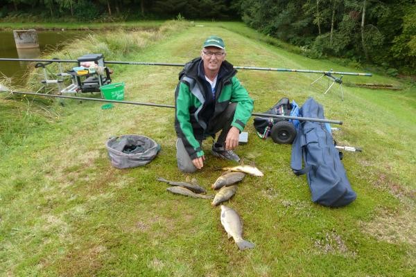 28 carpes dont 6 ce matin. Bravo Mr Sansen !